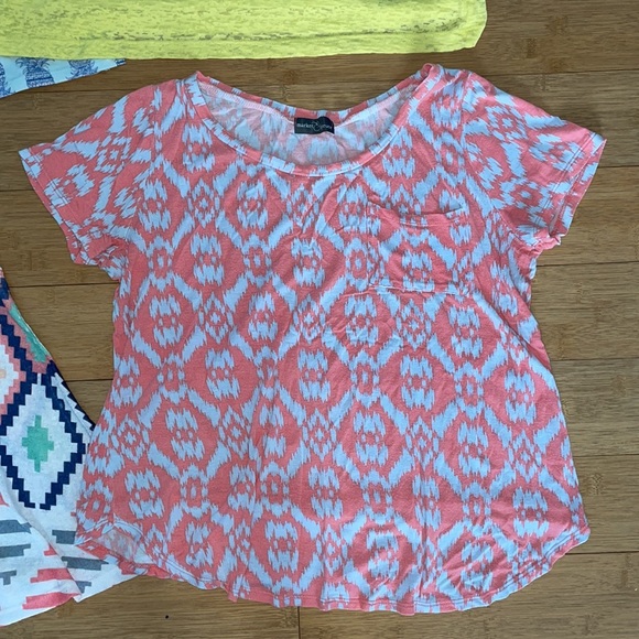 Summer top bundle size small - Picture 3 of 5